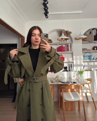 Adrıan Trençkot - 18