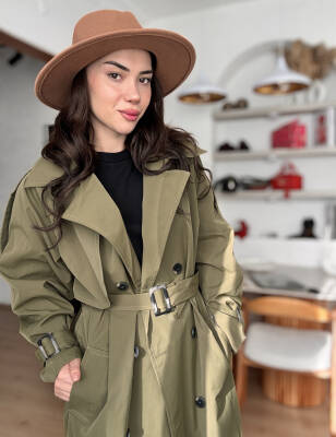 Adrıan Trençkot - 17